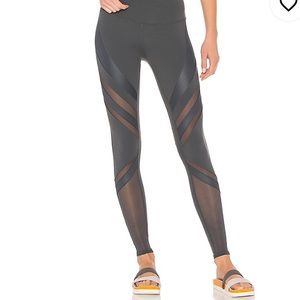 Alo Epic Leggings in Anthracite